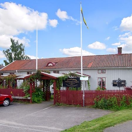 Hotell Mikaelsgarden Vargarda Bagian luar foto