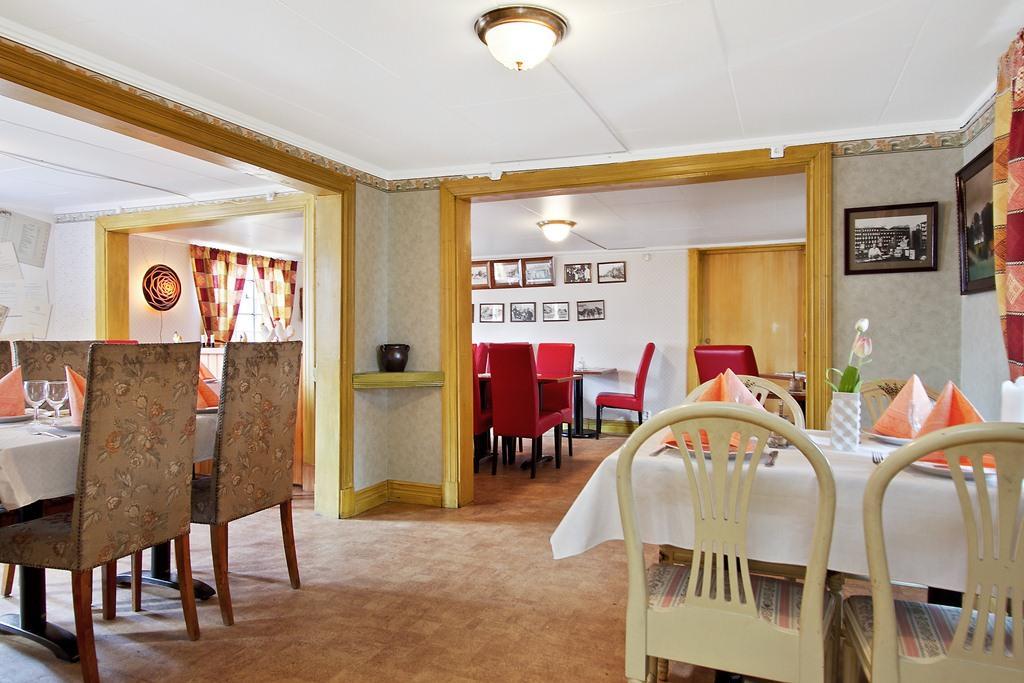 Hotell Mikaelsgarden Vargarda Bagian luar foto