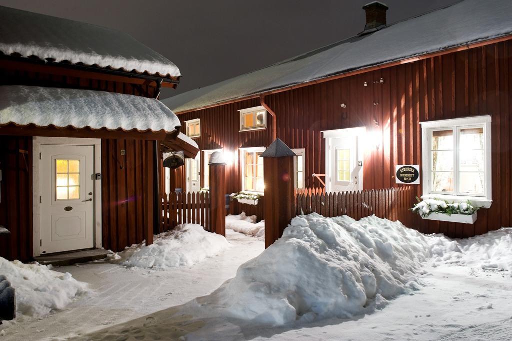 Hotell Mikaelsgarden Vargarda Bagian luar foto