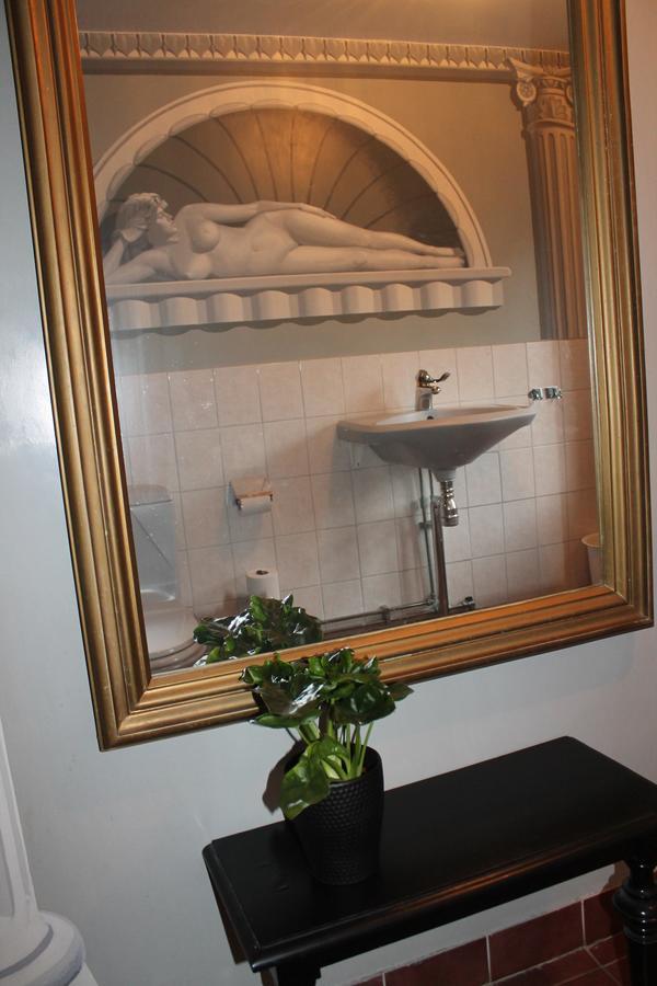 Hotell Mikaelsgarden Vargarda Bagian luar foto