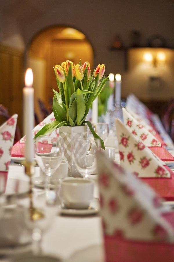 Hotell Mikaelsgarden Vargarda Bagian luar foto