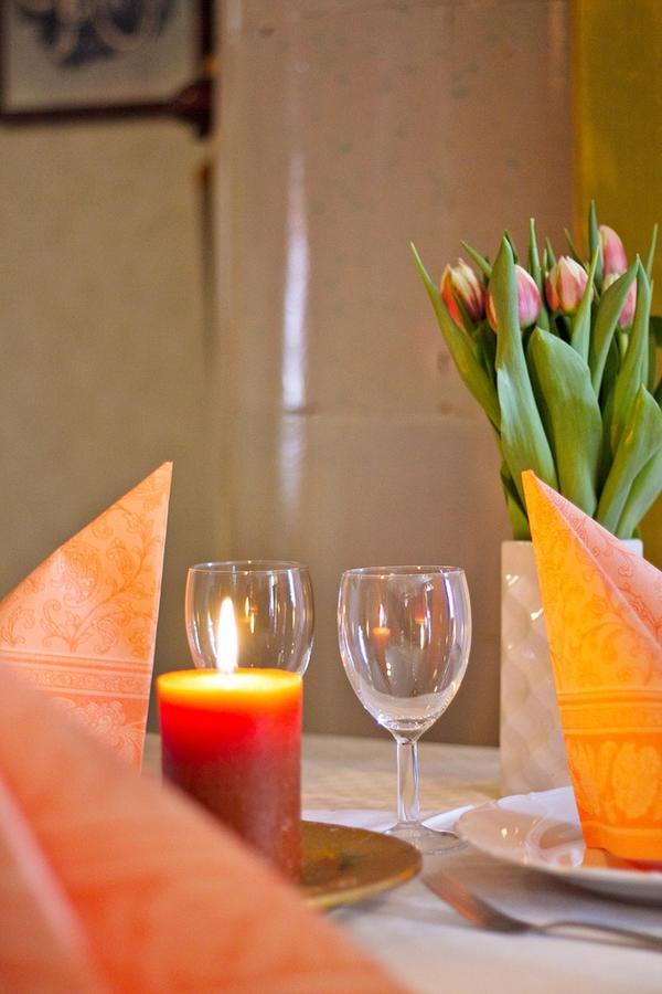 Hotell Mikaelsgarden Vargarda Bagian luar foto