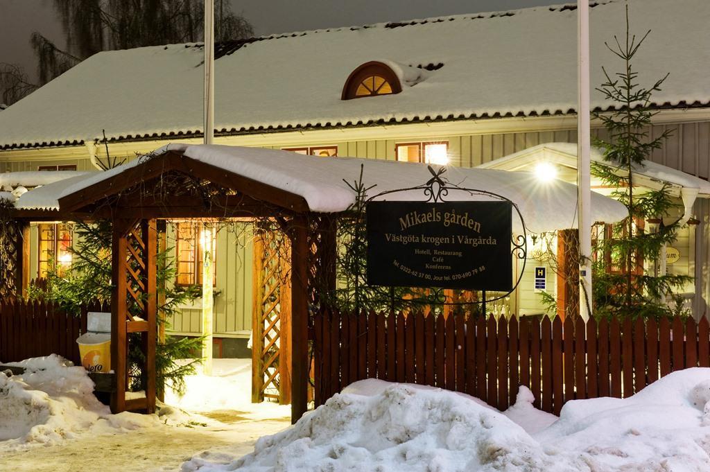 Hotell Mikaelsgarden Vargarda Bagian luar foto